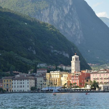 Appartamento Sunrise - Centro Storico N1 Riva del Garda Ngoại thất bức ảnh