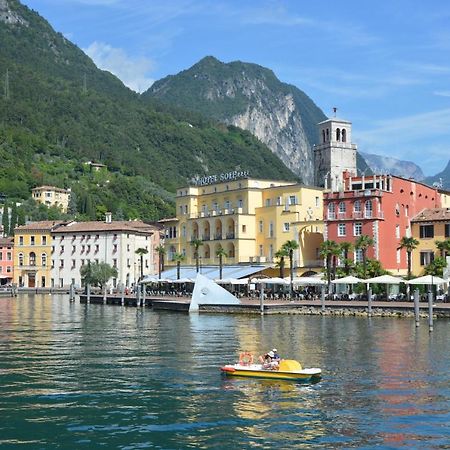 Appartamento Sunrise - Centro Storico N1 Riva del Garda Ngoại thất bức ảnh