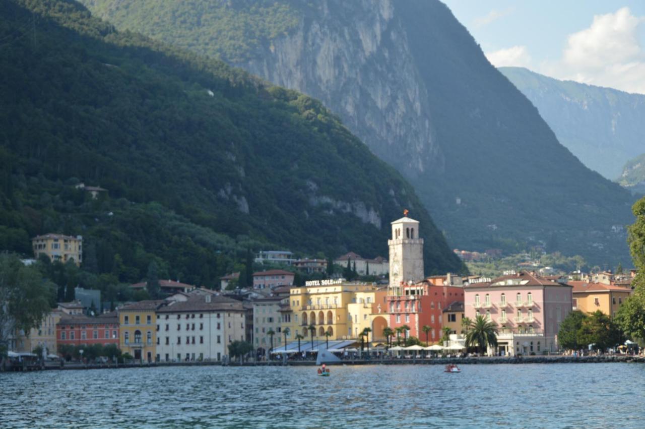 Appartamento Sunrise - Centro Storico N1 Riva del Garda Ngoại thất bức ảnh