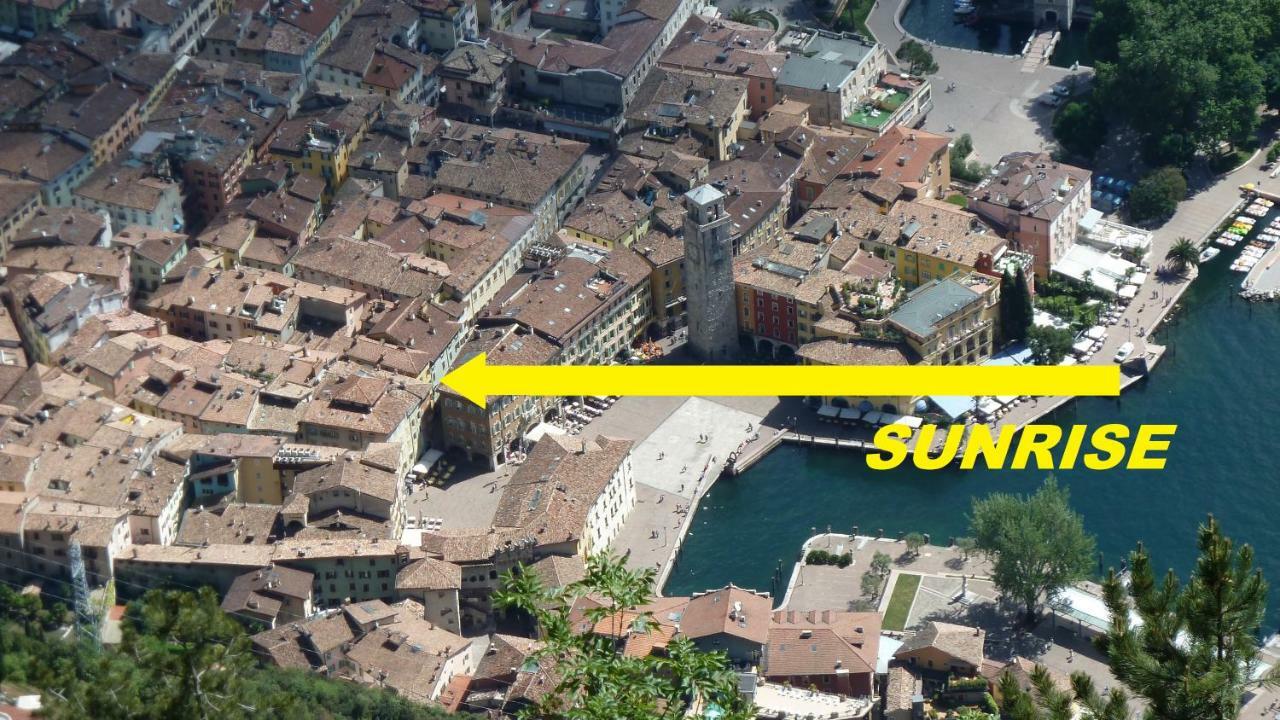 Appartamento Sunrise - Centro Storico N1 Riva del Garda Ngoại thất bức ảnh