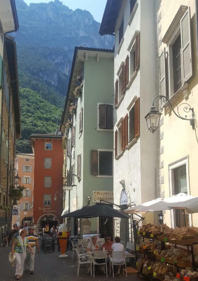 Appartamento Sunrise - Centro Storico N1 Riva del Garda Ngoại thất bức ảnh